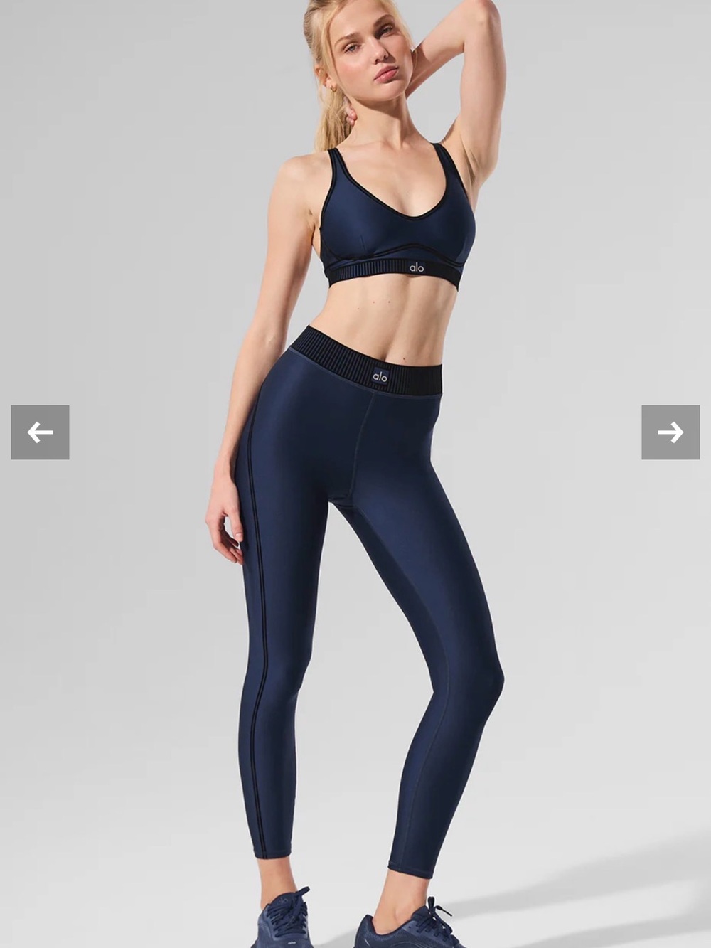 Alo Airlift Line Up Sports Bra (Navy, S)